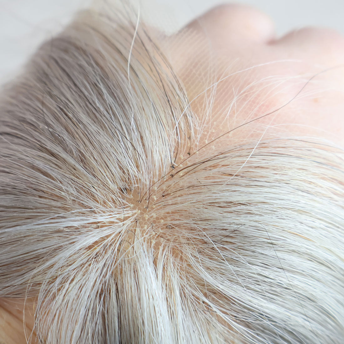 Toftild Hairline Topper 30 cm med snor - farve 56