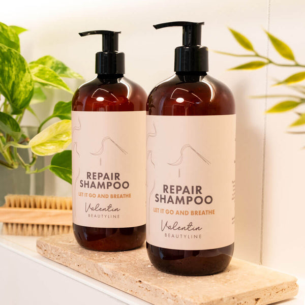 Josefine Valentin har udviklet sin egen shampoo, som er en fugtgivende og genopbyggende shampoo.
