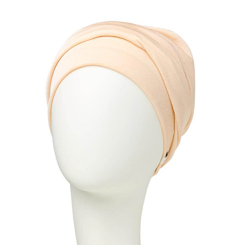 Scarlet Turban med elegant og fyldigt pandebånd.