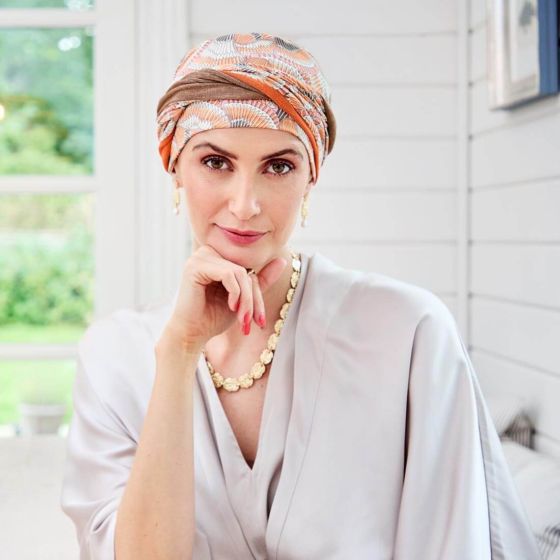 HocShakti Turban i monstret Orange Elements der er i orangeog lyse farver