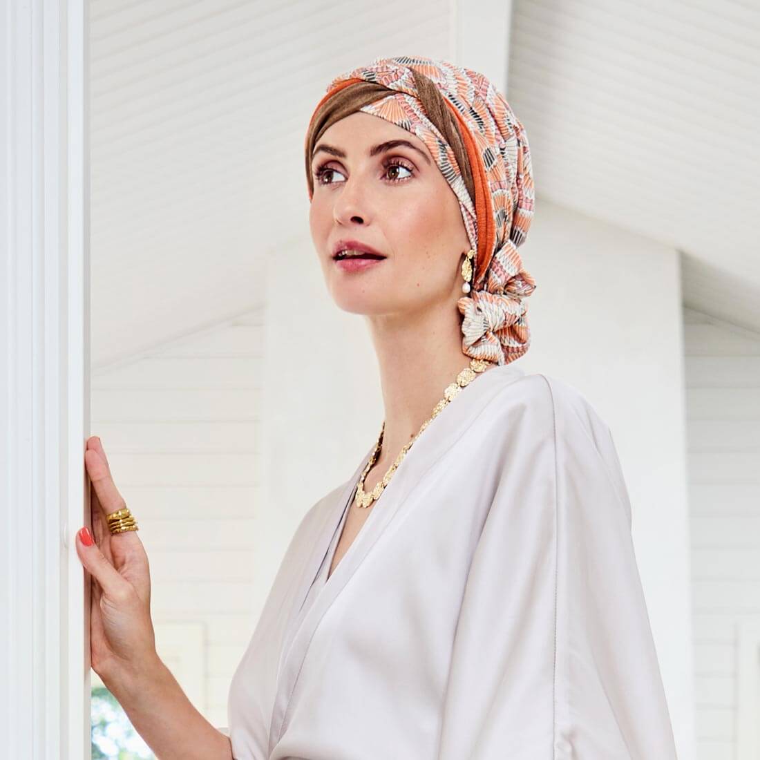 HocBeatrice Turban. i mønstret Orange Elements i orange og lyse farver