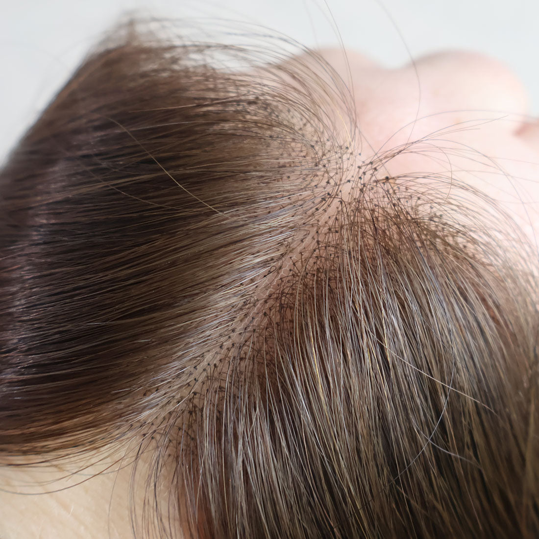 Toftild Hairline Topper 35 cm med snöre - färg 8K