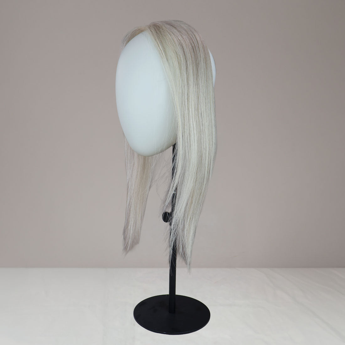 Toftild Hairline Topper 30 cm med snöre - färg 56