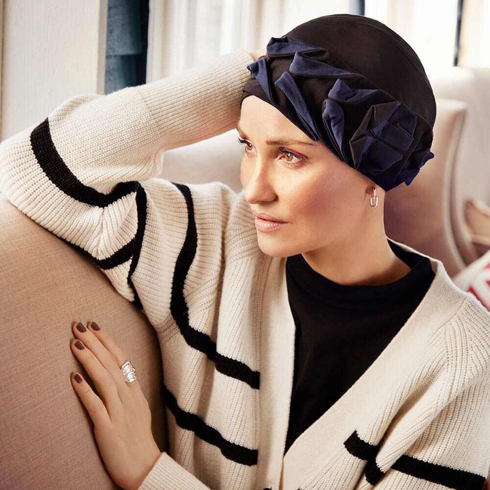 Nava turban i blå og sort.