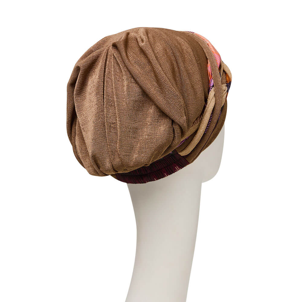 Scarlet Turban med elegant og fyldigt pandebånd.