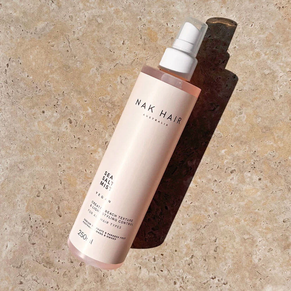 Nak Hair Sea Salt Mist er en lækker saltvandsspray med en mild duft