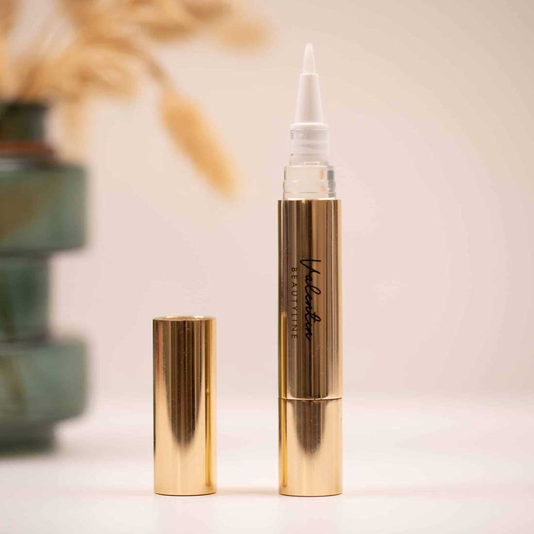 Josefine Valentins Nail Oil Pen fra hendes eget mærke Valentin Beautyline